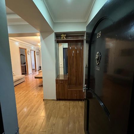 Warm Flat Apartment Gonio Luaran gambar